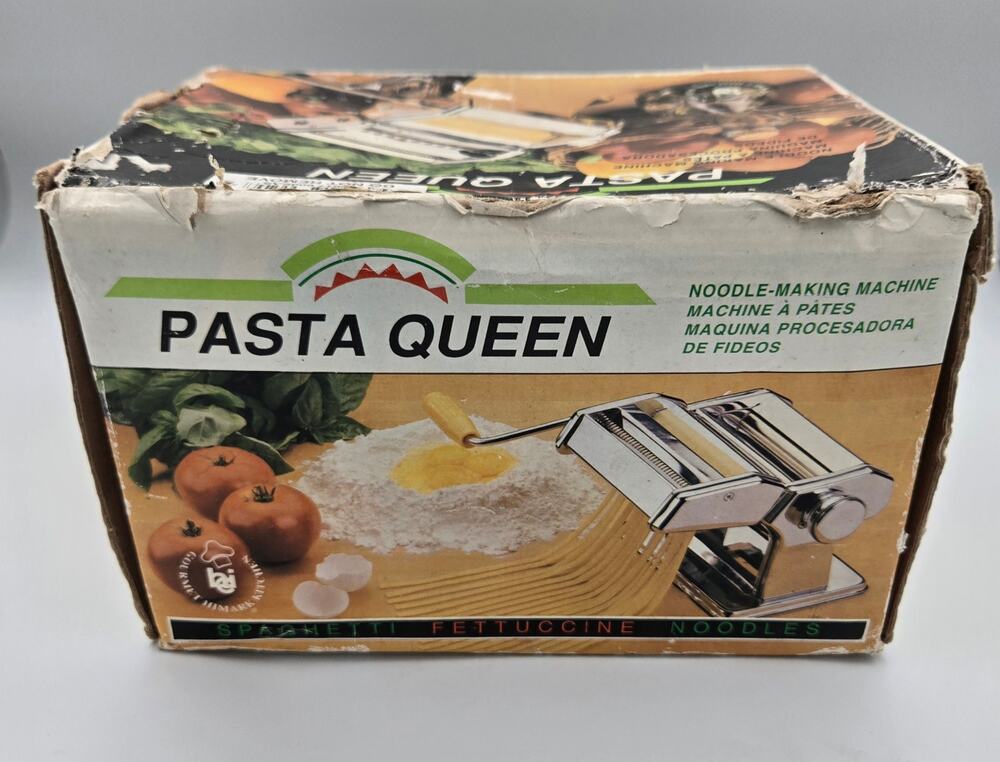 Vintage Himark Pasta Queen Noodle Maker Machine 15-4595 Manual Roller Cutter Box